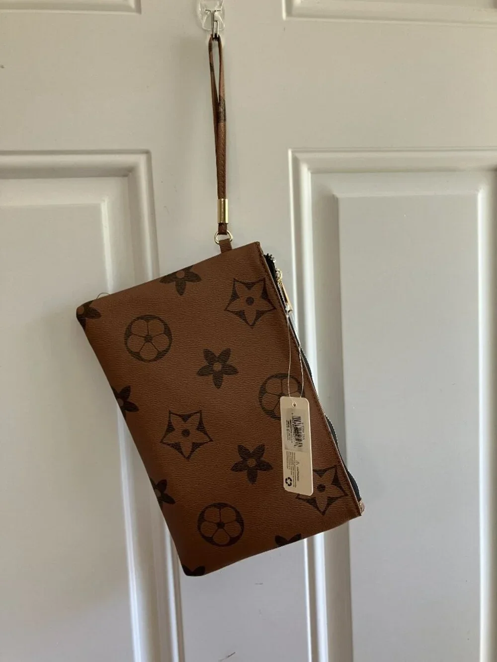 Woman's Odiva Make-Up Bag=Brown